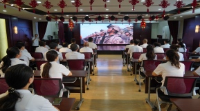 祥云物流全体员工观看阅兵盛典